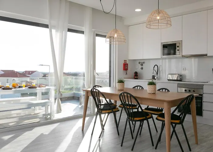 Sunny Penthouse Apartment Ferrel (Leiria)